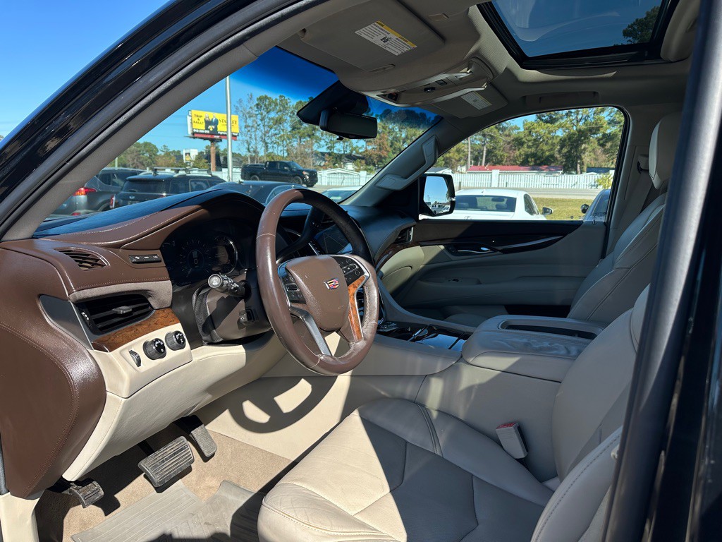 2017 Cadillac Escalade Image 11