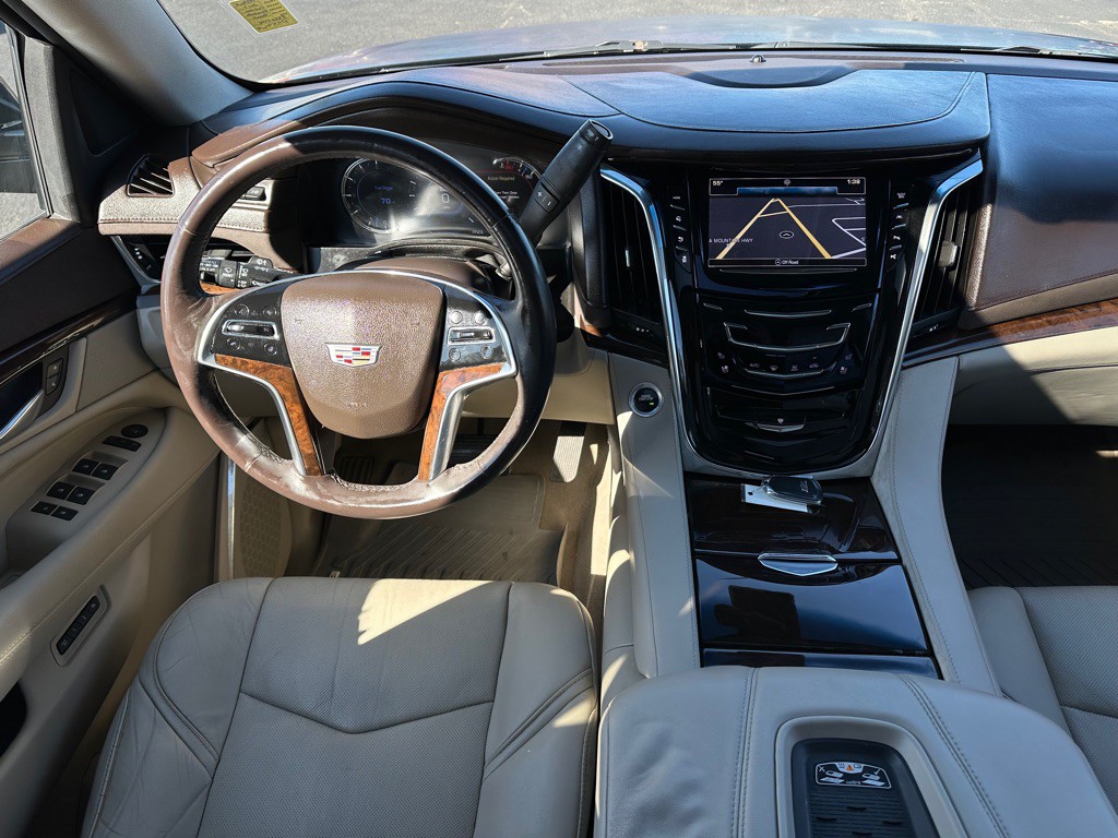 2017 Cadillac Escalade Image 15