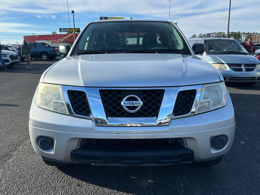 2016 Nissan Frontier Image 2