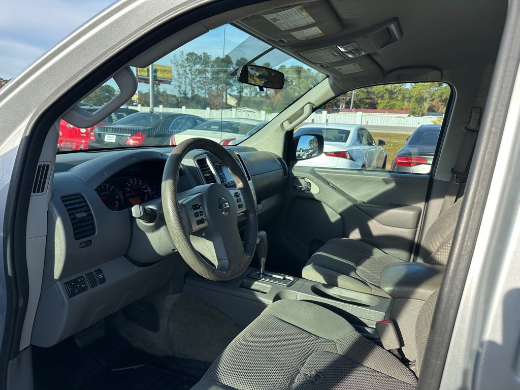 2016 Nissan Frontier Image 10