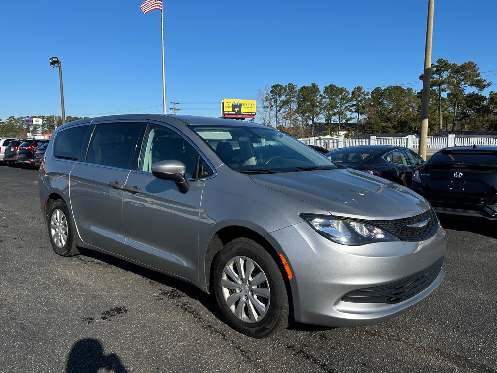 2018 Chrysler Pacifica Image 3