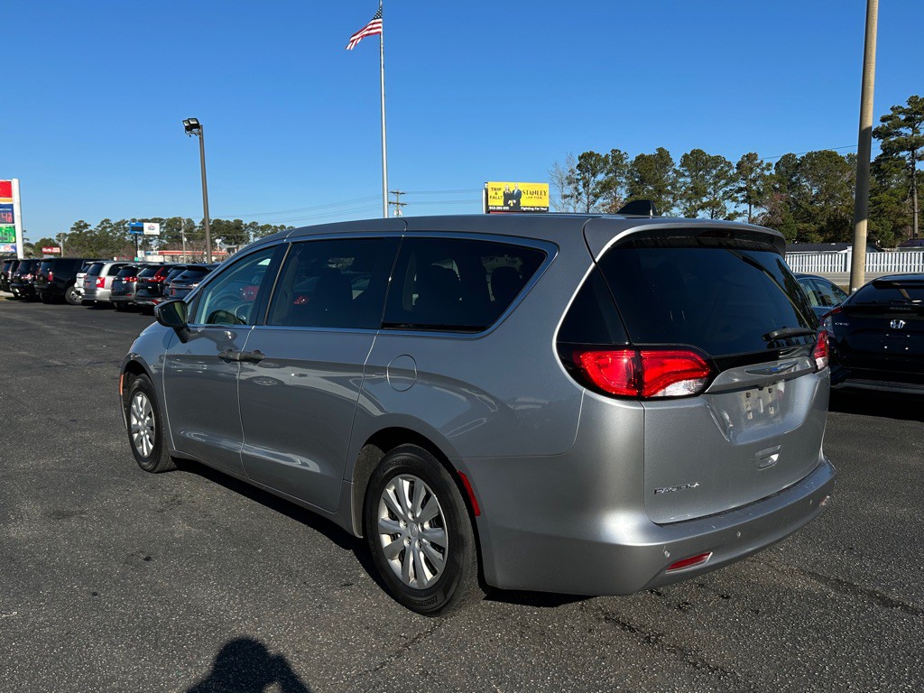 2018 Chrysler Pacifica Image 7