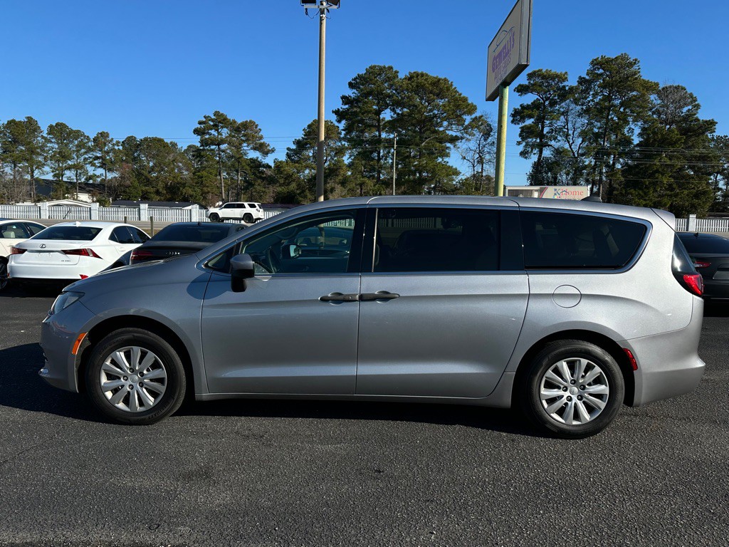 2018 Chrysler Pacifica Image 8