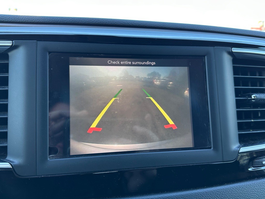 2018 Chrysler Pacifica Image 11