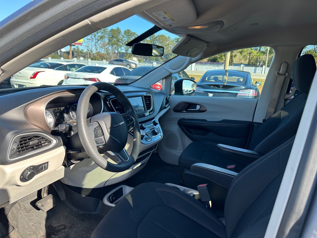 2018 Chrysler Pacifica Image 13