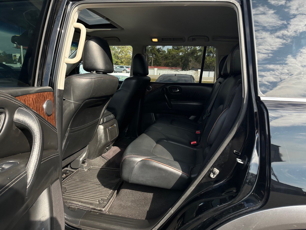 2017 Nissan Armada Image 11