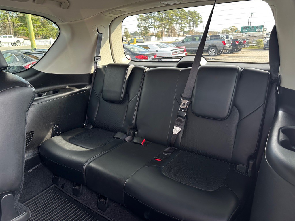 2017 Nissan Armada Image 12