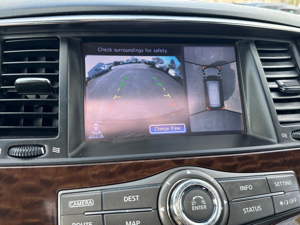 2017 Nissan Armada Image 16