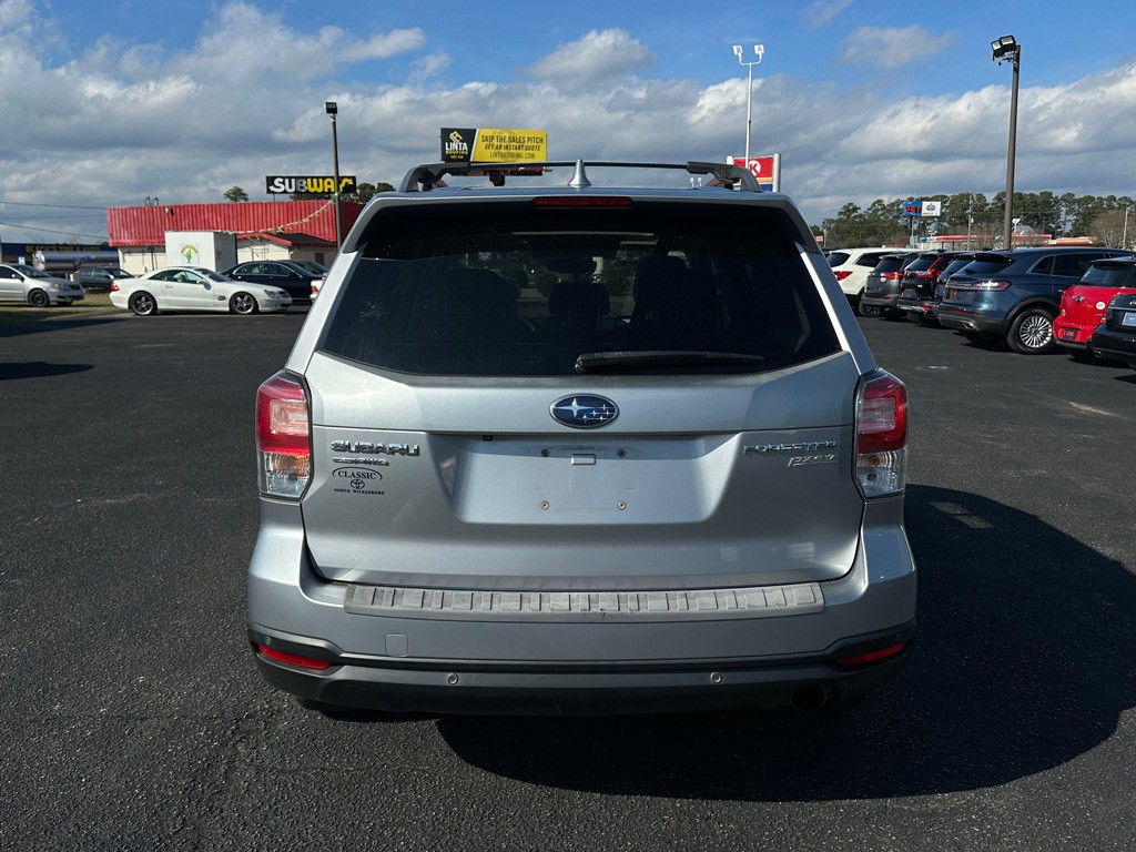 2017 Subaru Forester Image 6