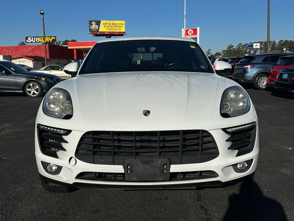 2016 Porsche Macan Image 2