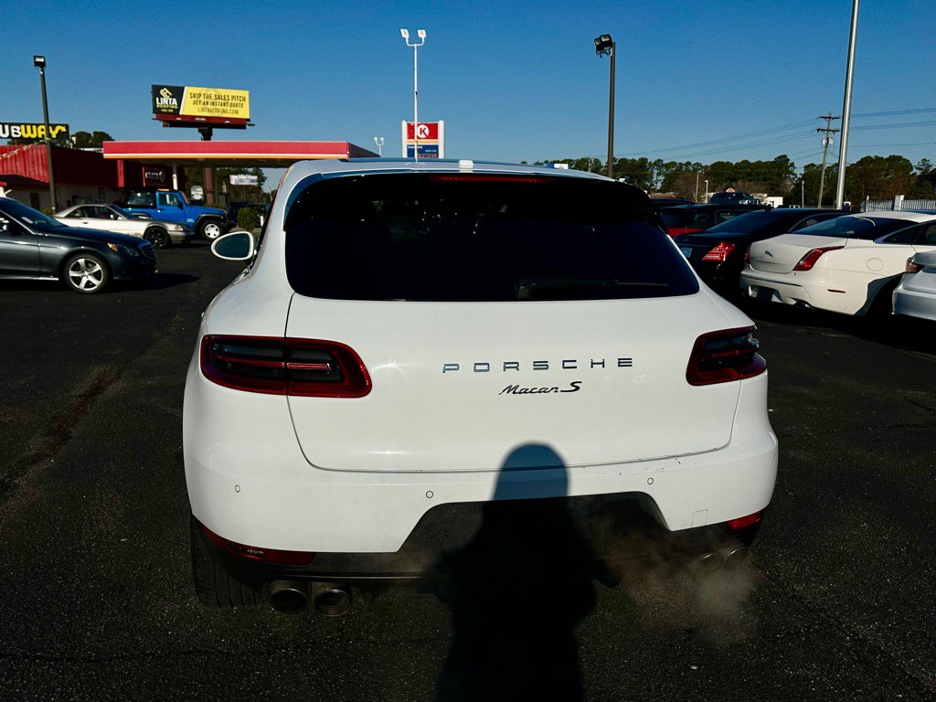 2016 Porsche Macan Image 6