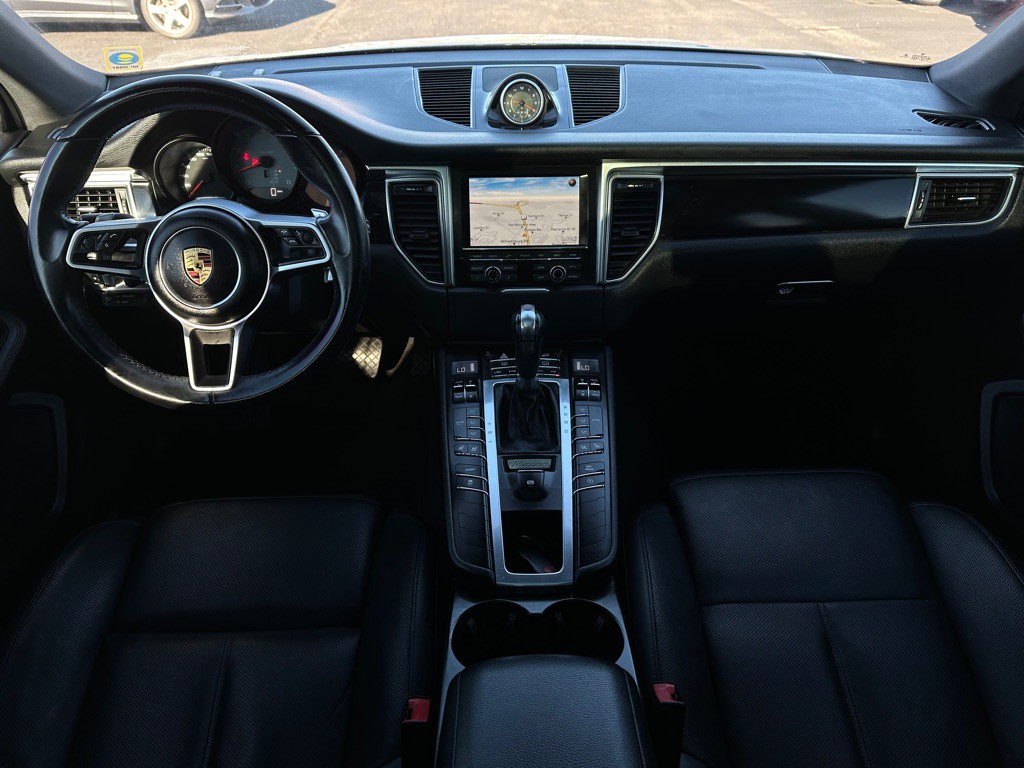 2016 Porsche Macan Image 14