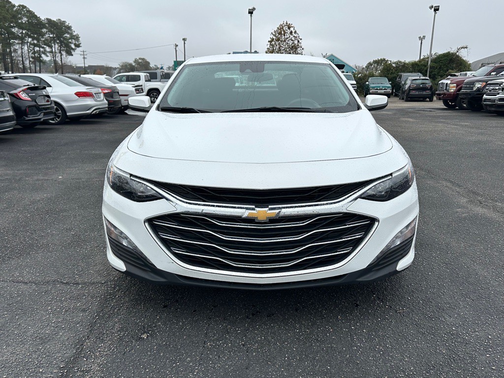 2024 Chevrolet Malibu Image 2
