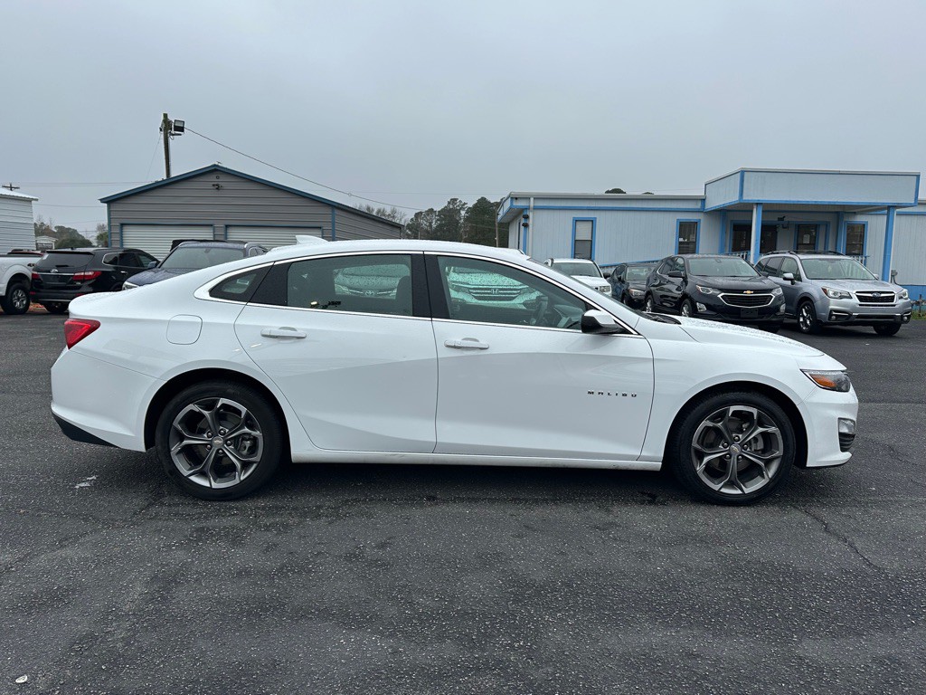 2024 Chevrolet Malibu Image 4