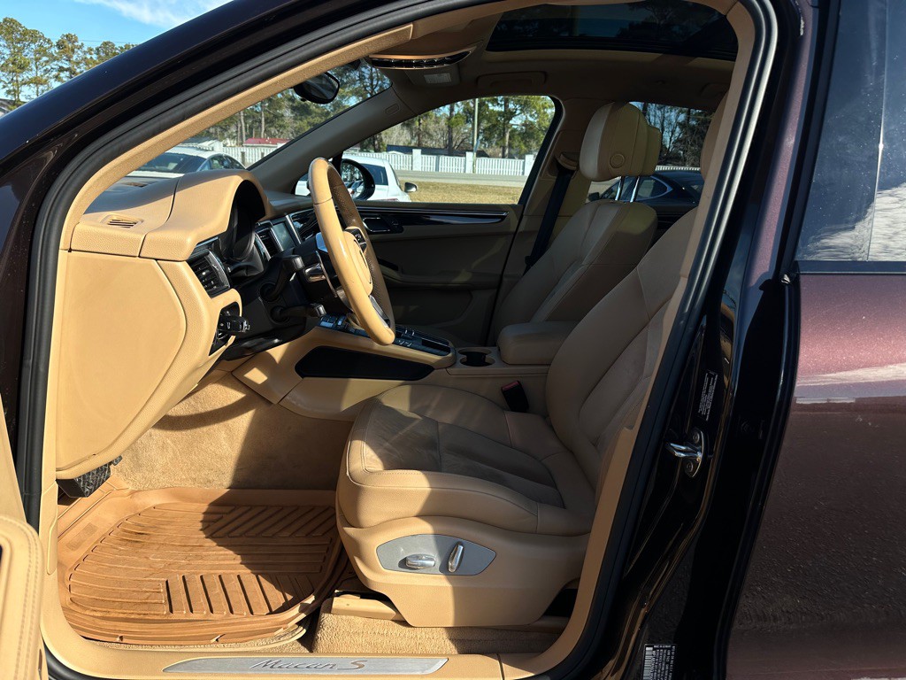 2016 Porsche Macan Image 9