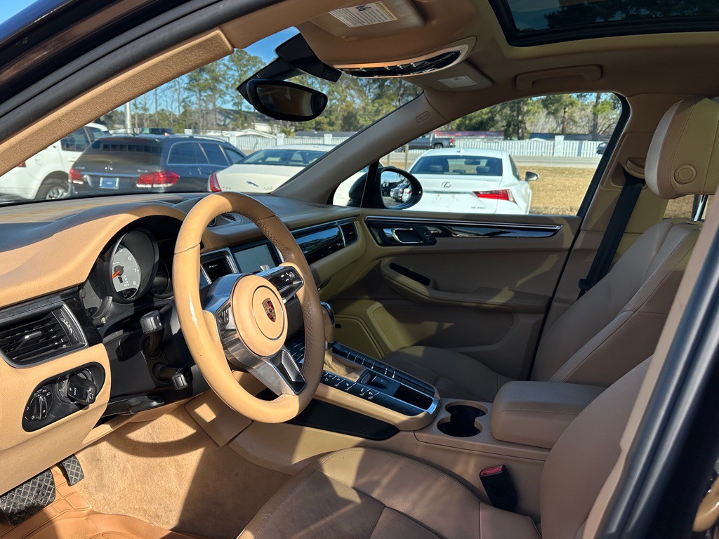 2016 Porsche Macan Image 10
