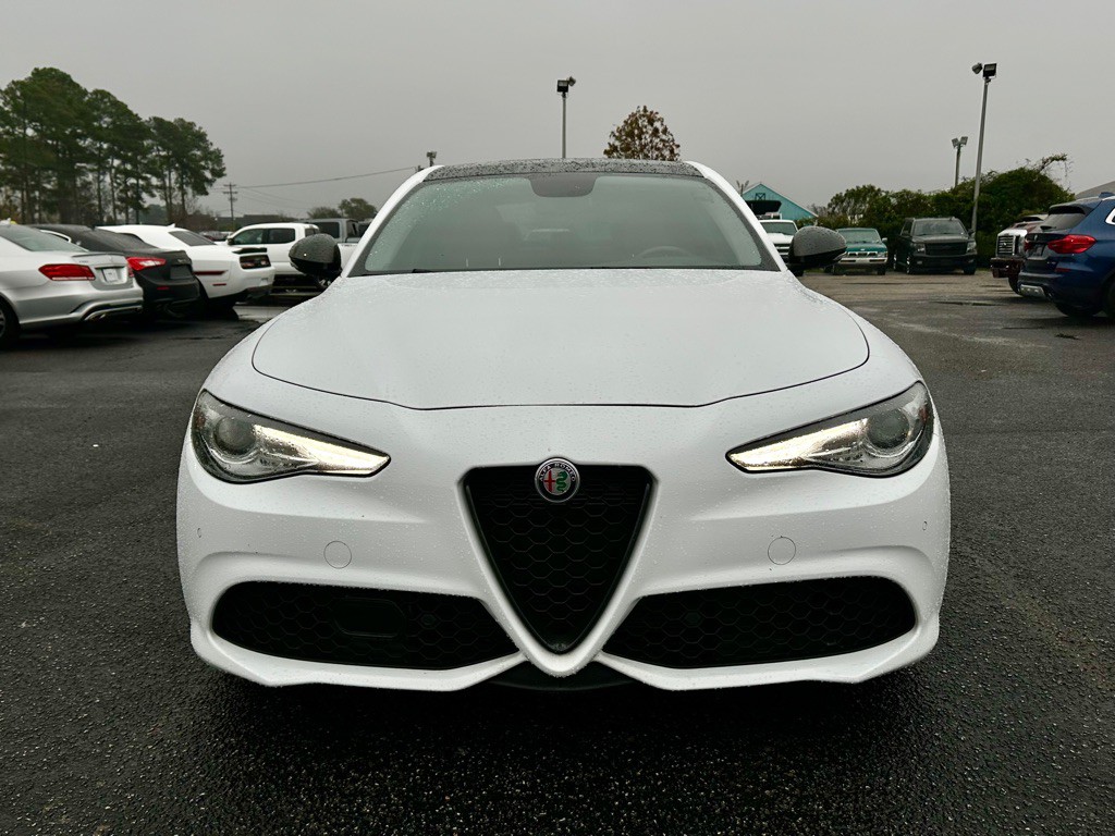 2019 Alfa Romeo Giulia Image 2