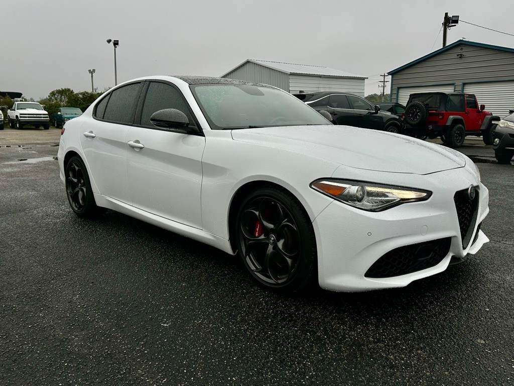 2019 Alfa Romeo Giulia Image 3