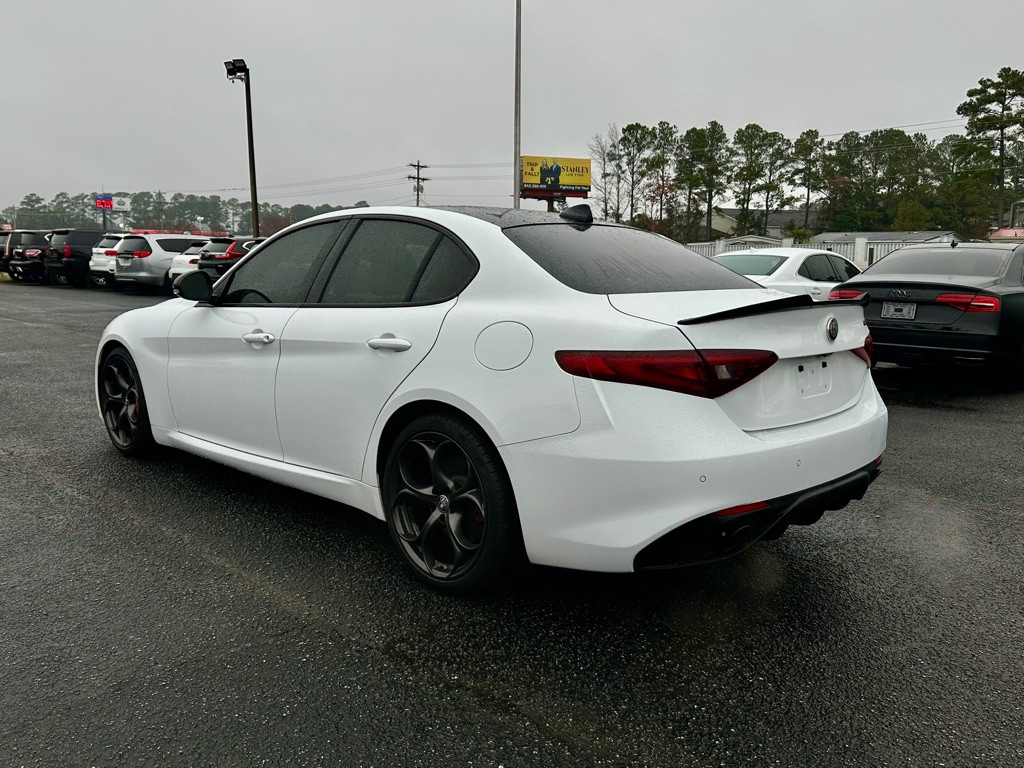 2019 Alfa Romeo Giulia Image 7