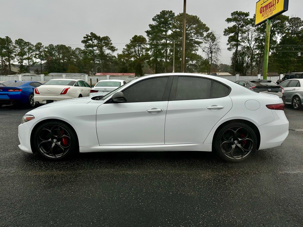 2019 Alfa Romeo Giulia Image 8