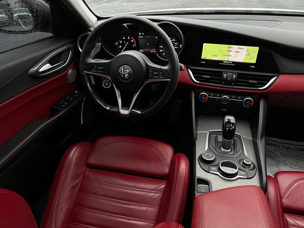 2019 Alfa Romeo Giulia Image 16