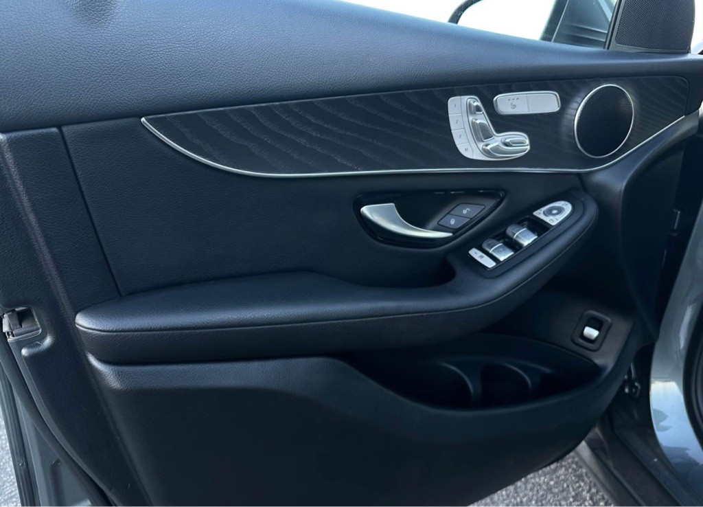 2018 Mercedes-Benz GLC-Class Image 9