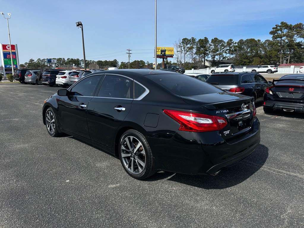 2016 Nissan Altima Image 7