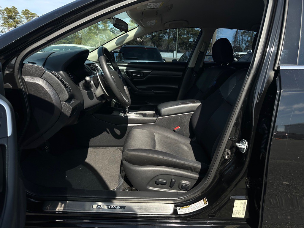 2016 Nissan Altima Image 11