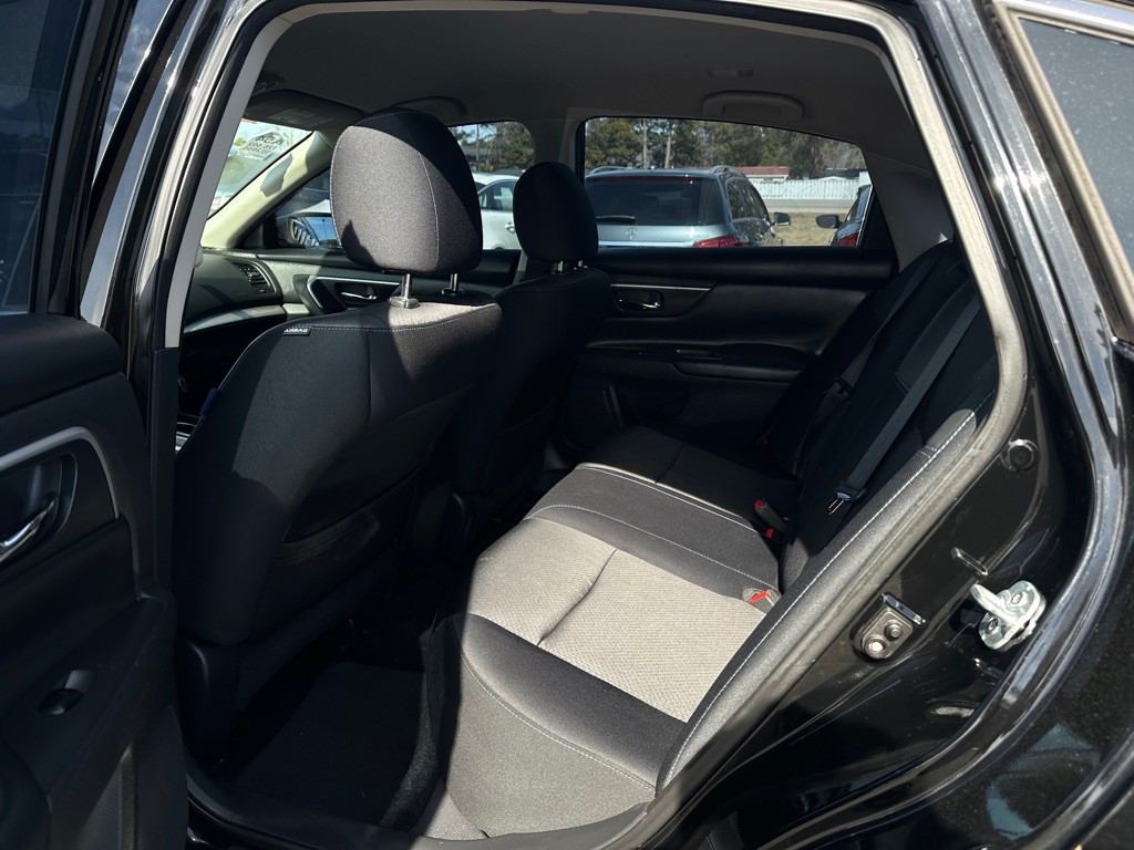 2016 Nissan Altima Image 13
