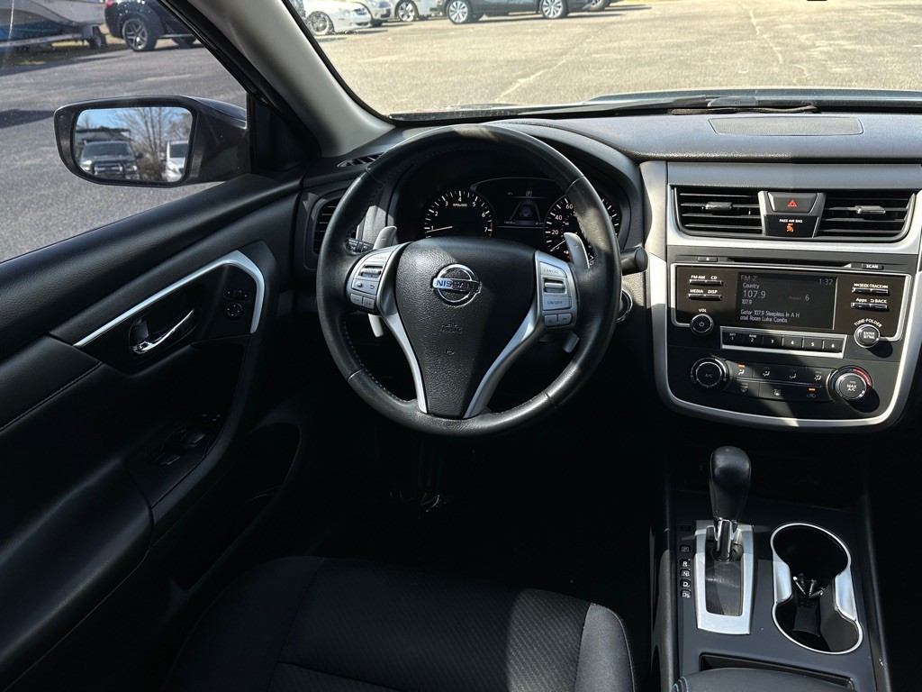 2016 Nissan Altima Image 15