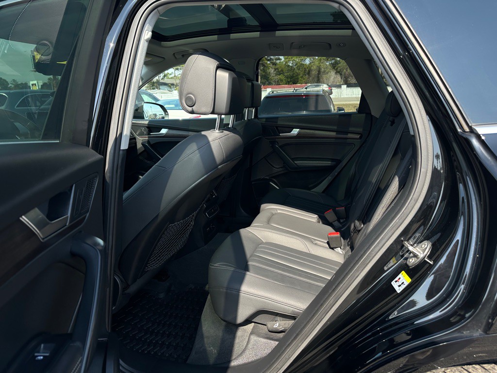 2021 Audi Q5 Image 8
