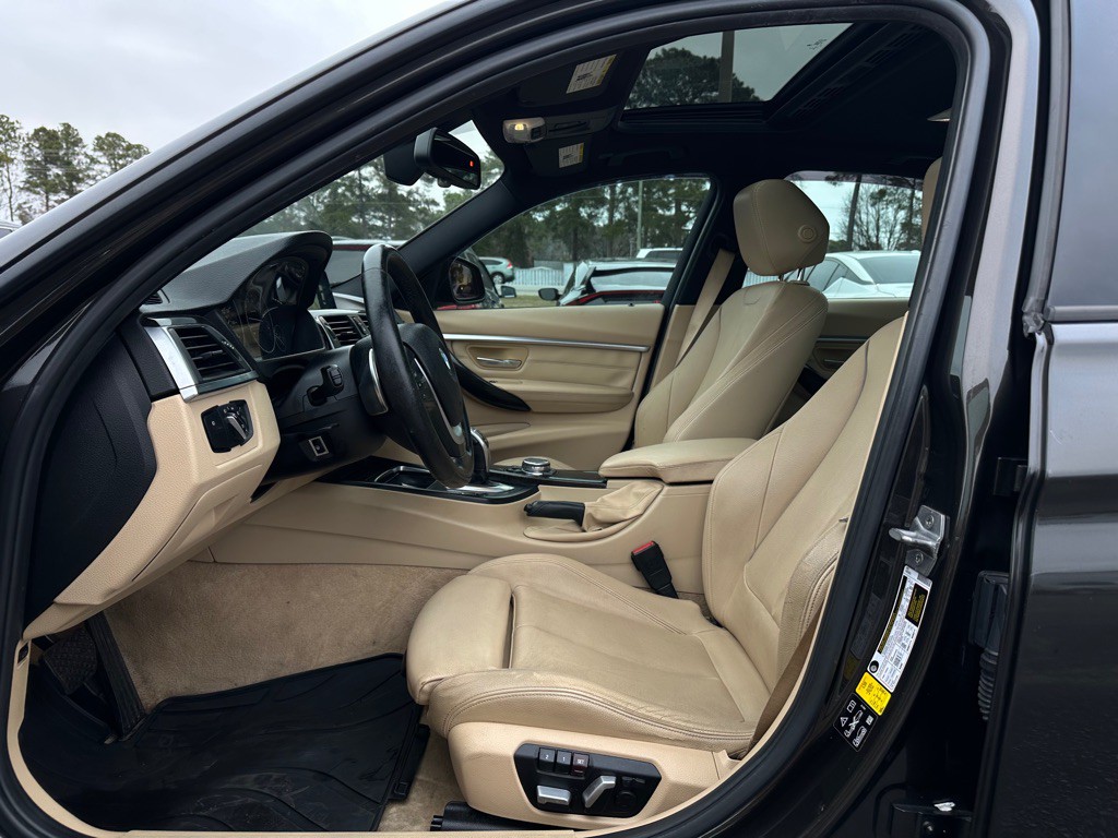 2016 BMW 3 Series Image 11