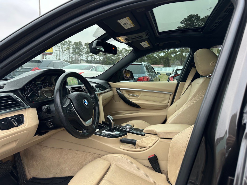 2016 BMW 3 Series Image 12