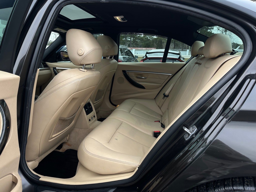 2016 BMW 3 Series Image 13