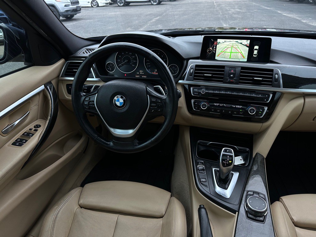2016 BMW 3 Series Image 15
