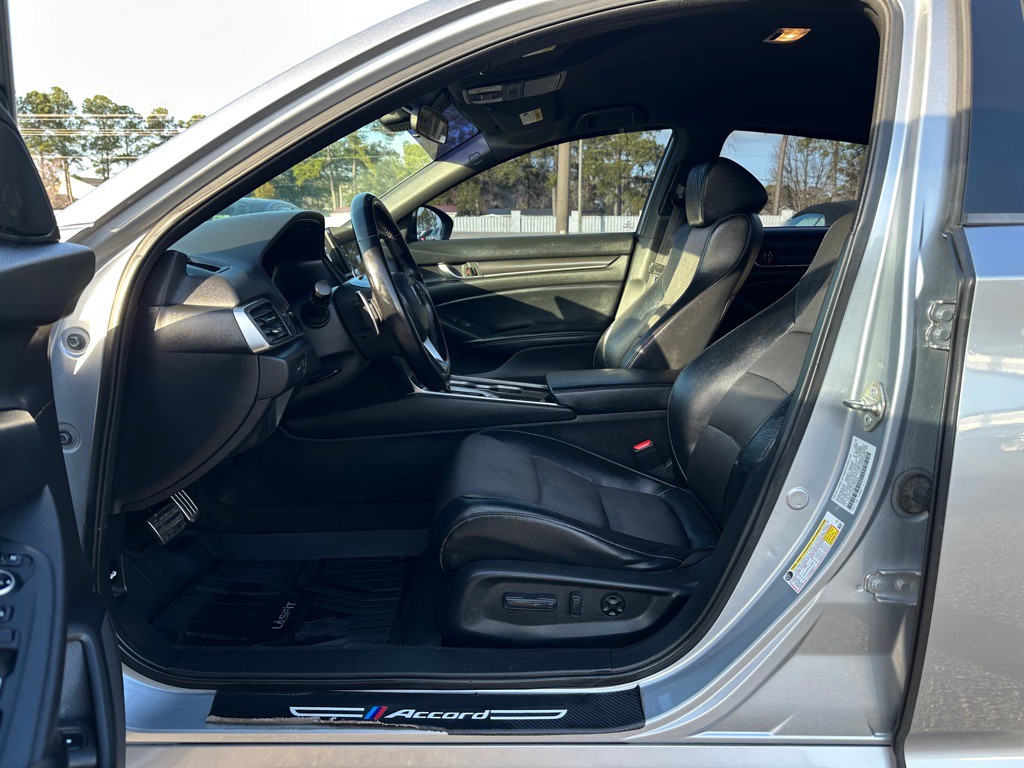 2018 Honda Accord Image 9