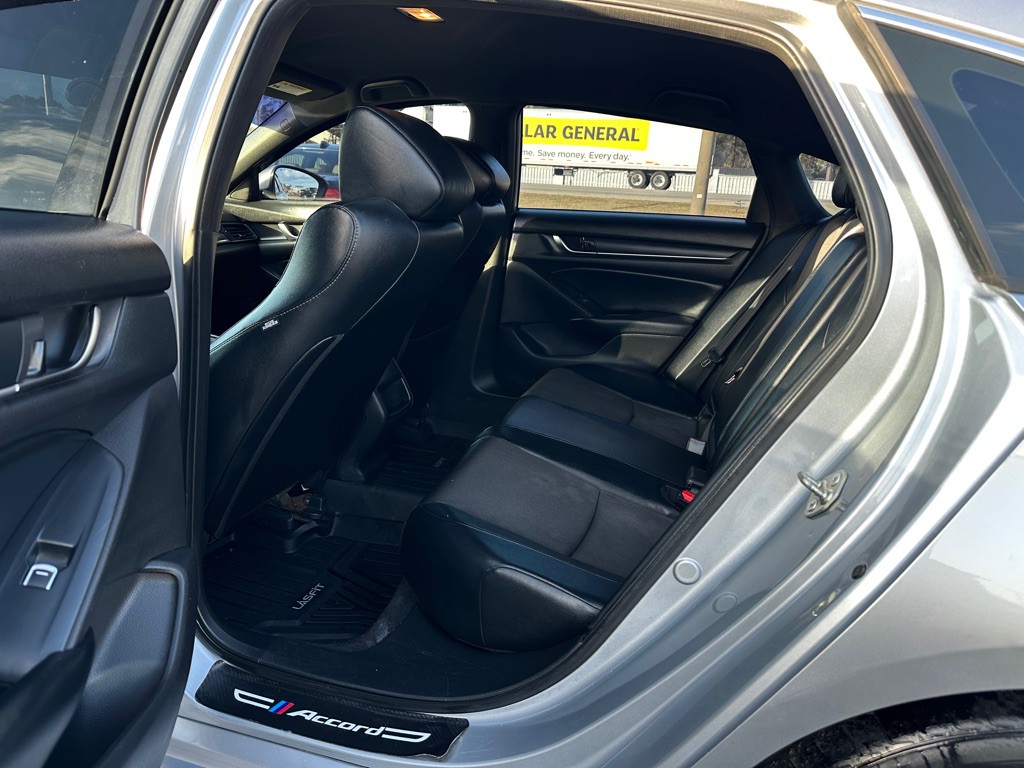 2018 Honda Accord Image 11