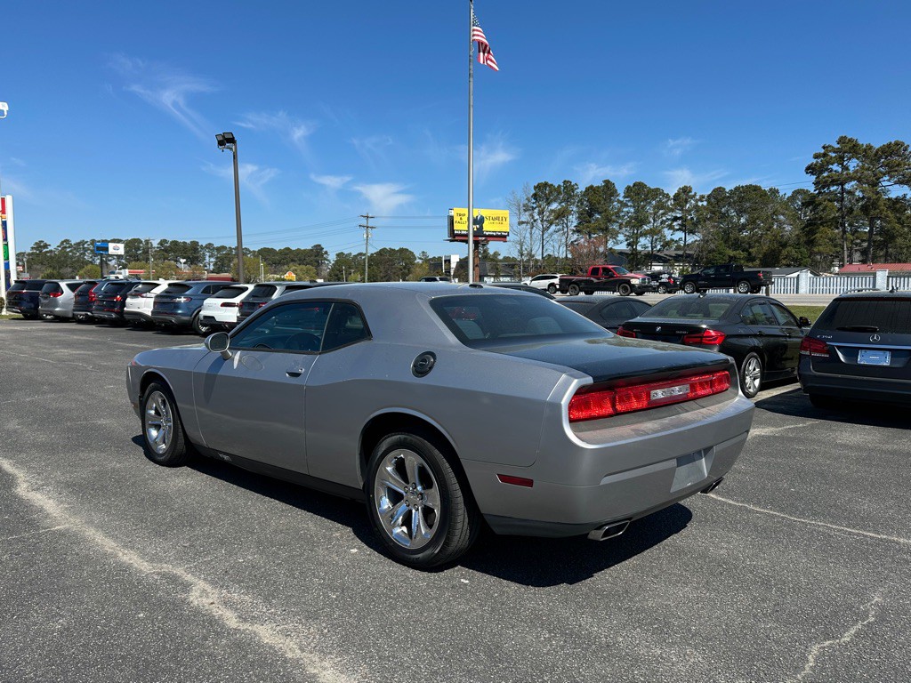 2014 Dodge Challenger Image 3