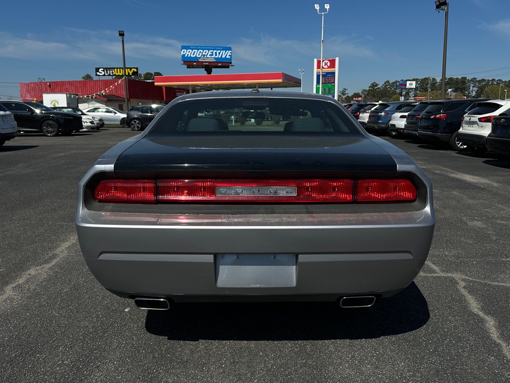 2014 Dodge Challenger Image 4
