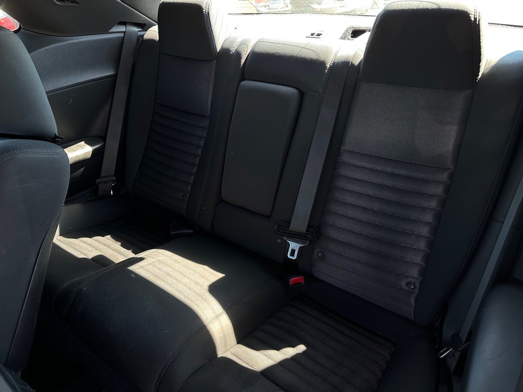 2014 Dodge Challenger Image 11