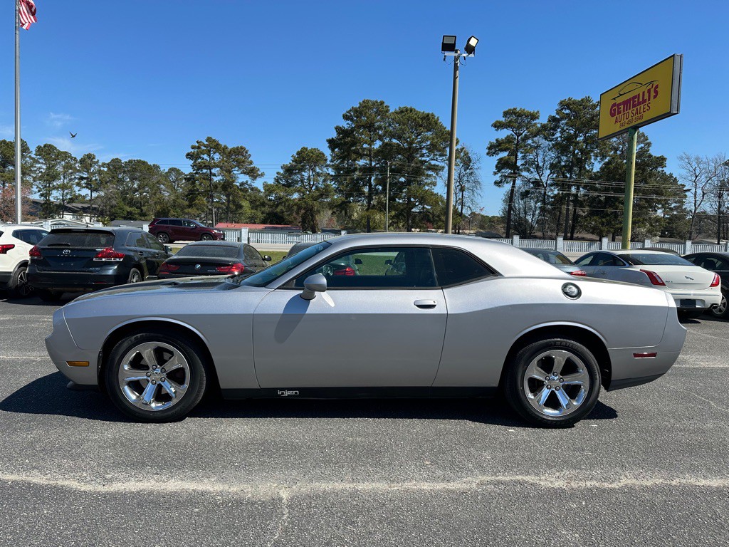 2014 Dodge Challenger Image 2