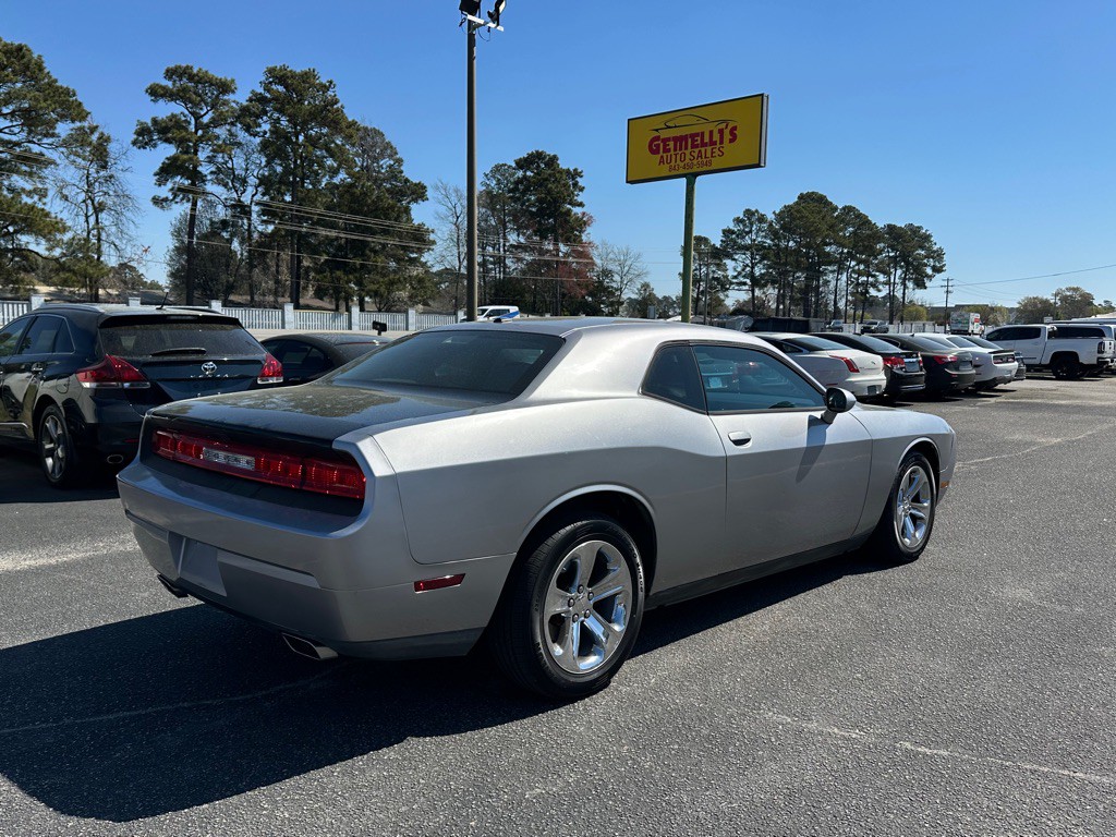 2014 Dodge Challenger Image 8
