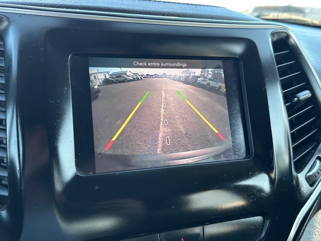 2019 Jeep Cherokee Image 10