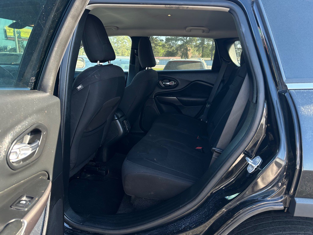 2019 Jeep Cherokee Image 13