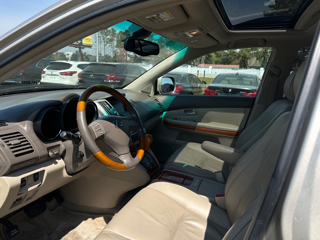 2004 Lexus RX Image 10