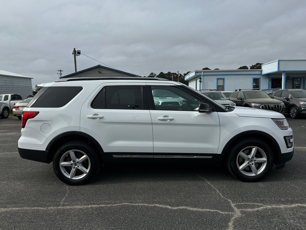 2016 Ford Explorer Image 4