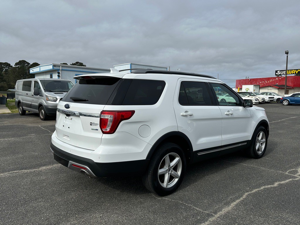 2016 Ford Explorer Image 5