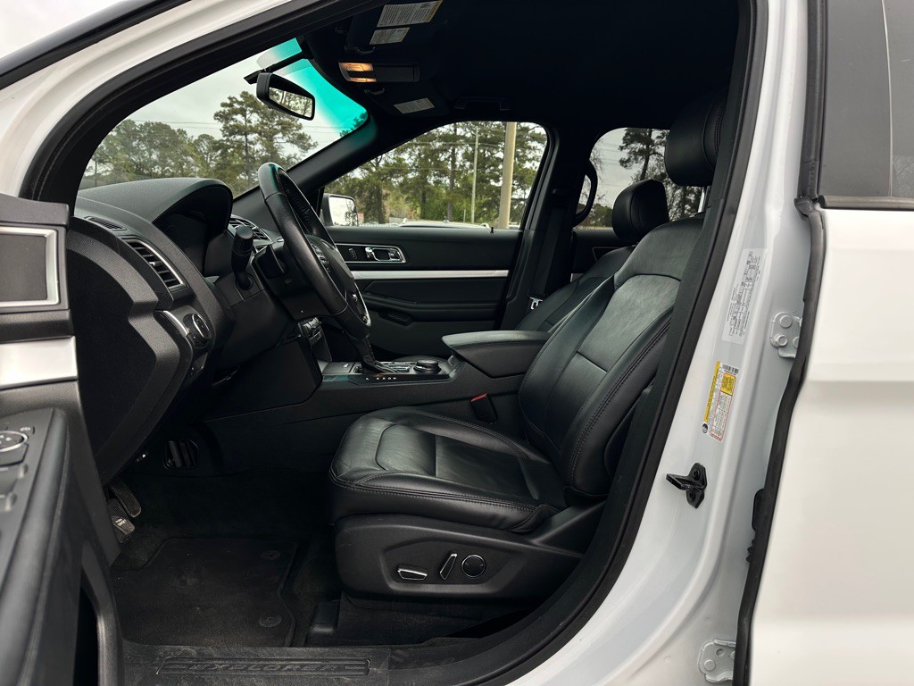 2016 Ford Explorer Image 9
