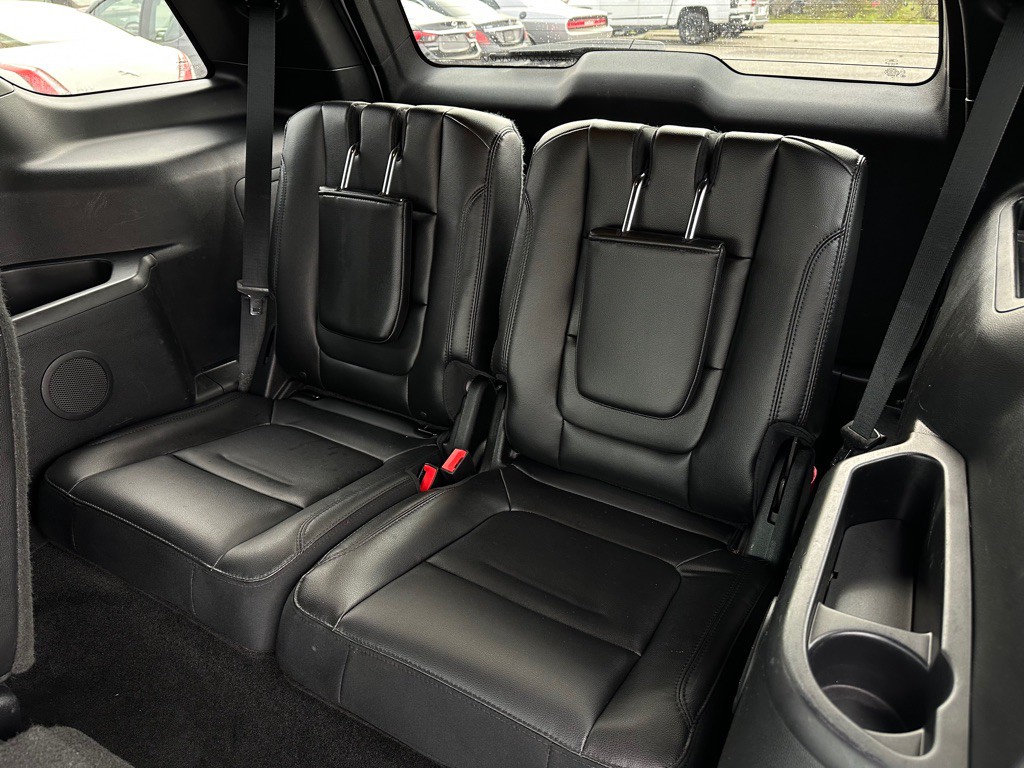 2016 Ford Explorer Image 12