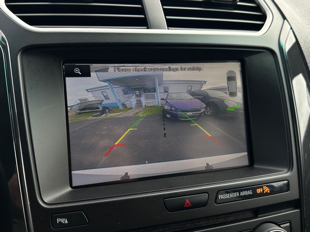 2016 Ford Explorer Image 16